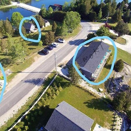 Stokes Bay Tamarac Island Motel מראה חיצוני תמונה