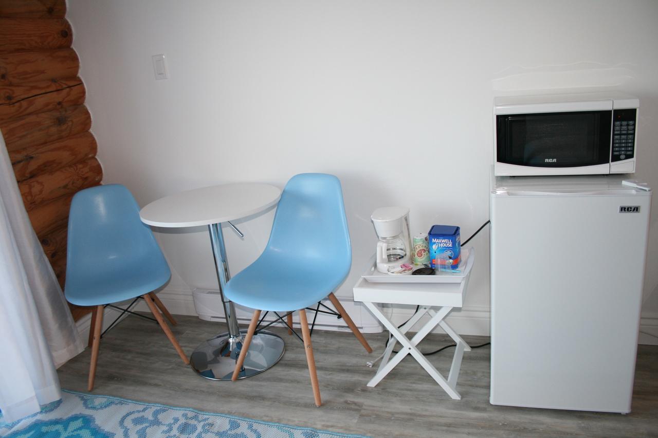 Stokes Bay Tamarac Island Motel מראה חיצוני תמונה